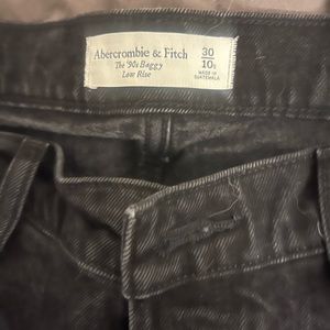 Abercrombie 90s baggy jeans short length
